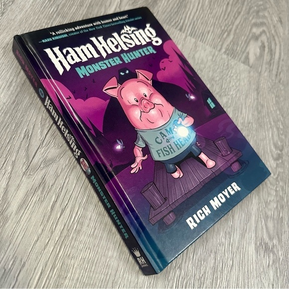 NEW! Ham Helsing Monster Hunter by Rich Moyer 1st Edition Graphic Novel HC - Picture 1 of 2